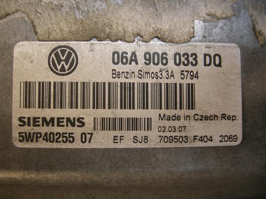 Блок управления двигателем (ECU)AUDI, VW 06A906033DQ