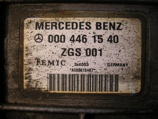 Блок управления двигателем (ECU) Mercedes 0004461540
