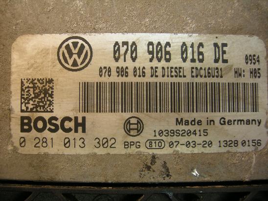 Блок управления двигателем (ECU) AUDI, VW 0281013302