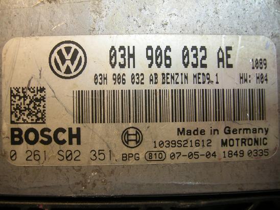 Блок управления двигателем (ECU) AUDI, VW 03H906032AE