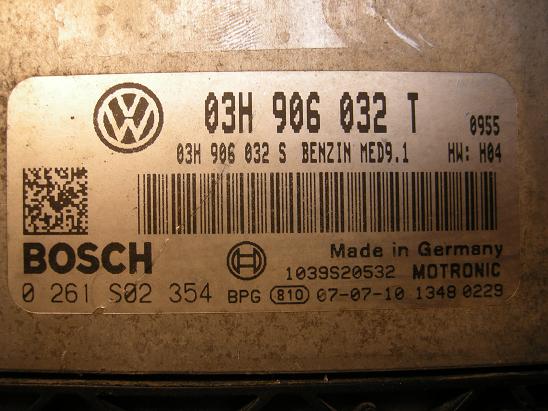 Блок управления двигателем (ECU)AUDI, VW 03H906032T
