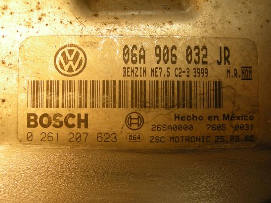 Блок управления двигателем (ECU) AUDI, VW 06A906032JR