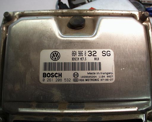 Блок управления двигателем AUDI, VW 06A906032SG