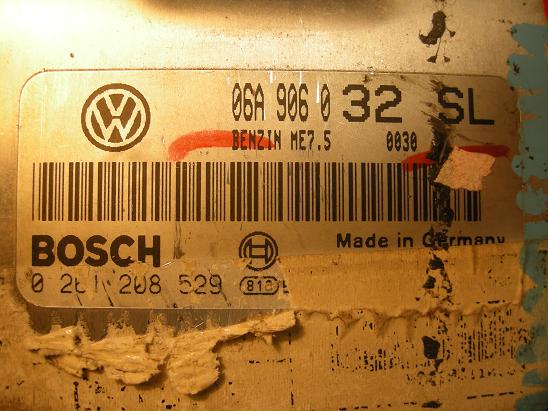 Блок управления двигателем (ECU) AUDI, VW 06A906032SL