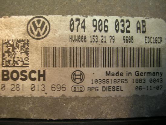 Блок управления двигателем AUDI, VW 074906032AB