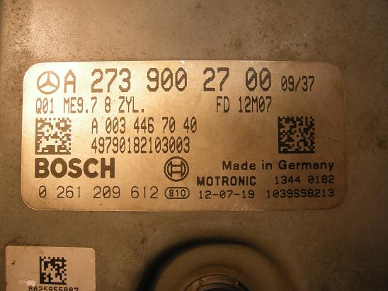 Блок управления двигателем (ECU)Mercedes 2739002700