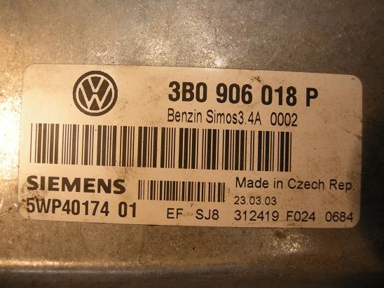 Блок управления двигателем (ECU) AUDI, VW 3B0906018P
