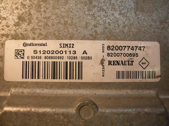 Блок управления двигателем Renault 8200700695