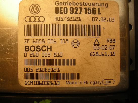 Блок управления двигателем (ECU)AUDI, VW 8E0927156L