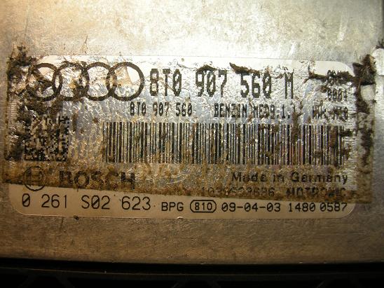 Блок управления двигателем (ECU) AUDI, VW 8T0907560